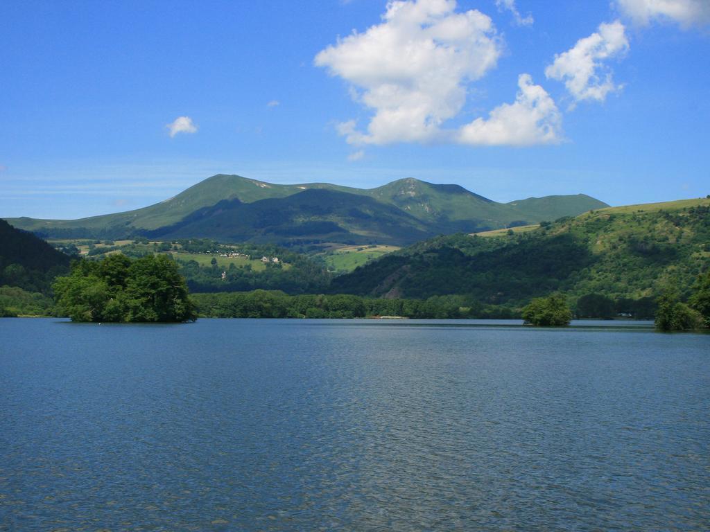 Les Chenets Villa Chambon-sur-Lac Exteriör bild